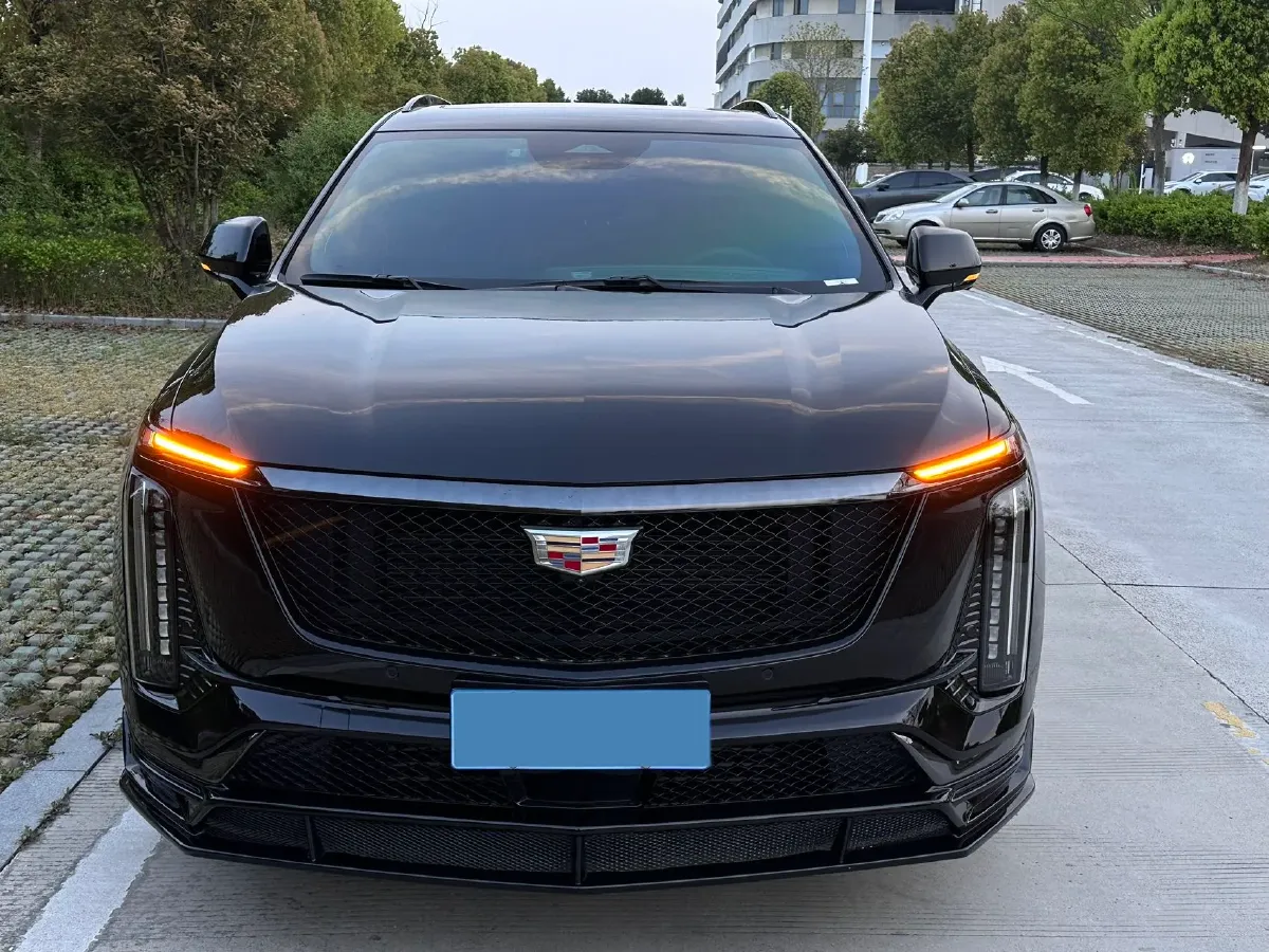 2025 Cadillac XT5 2.0T 237HP L4 9AT,autocango,china used car exporter,china ev exporter,chinese used car exporter,chinese used ev exporter