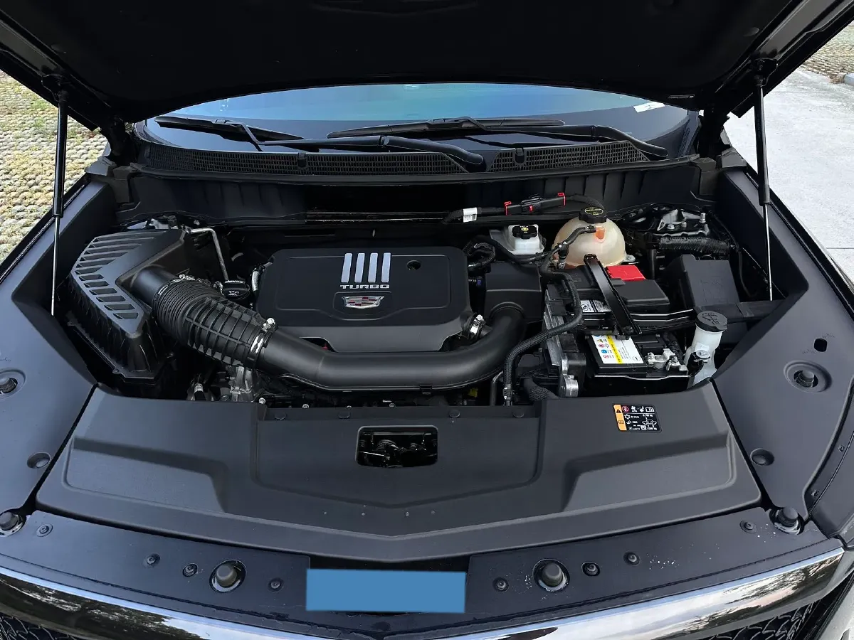 2025 Cadillac XT5 2.0T 237HP L4 9AT,autocango,china used car exporter,china ev exporter,chinese used car exporter,chinese used ev exporter