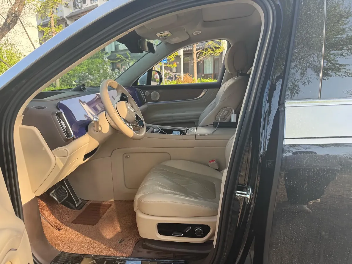 2024 AITO AITO M9 1.5T 152HP L4 REEV 42KWH,autocango,china used car exporter,china ev exporter,chinese used car exporter,chinese used ev exporter