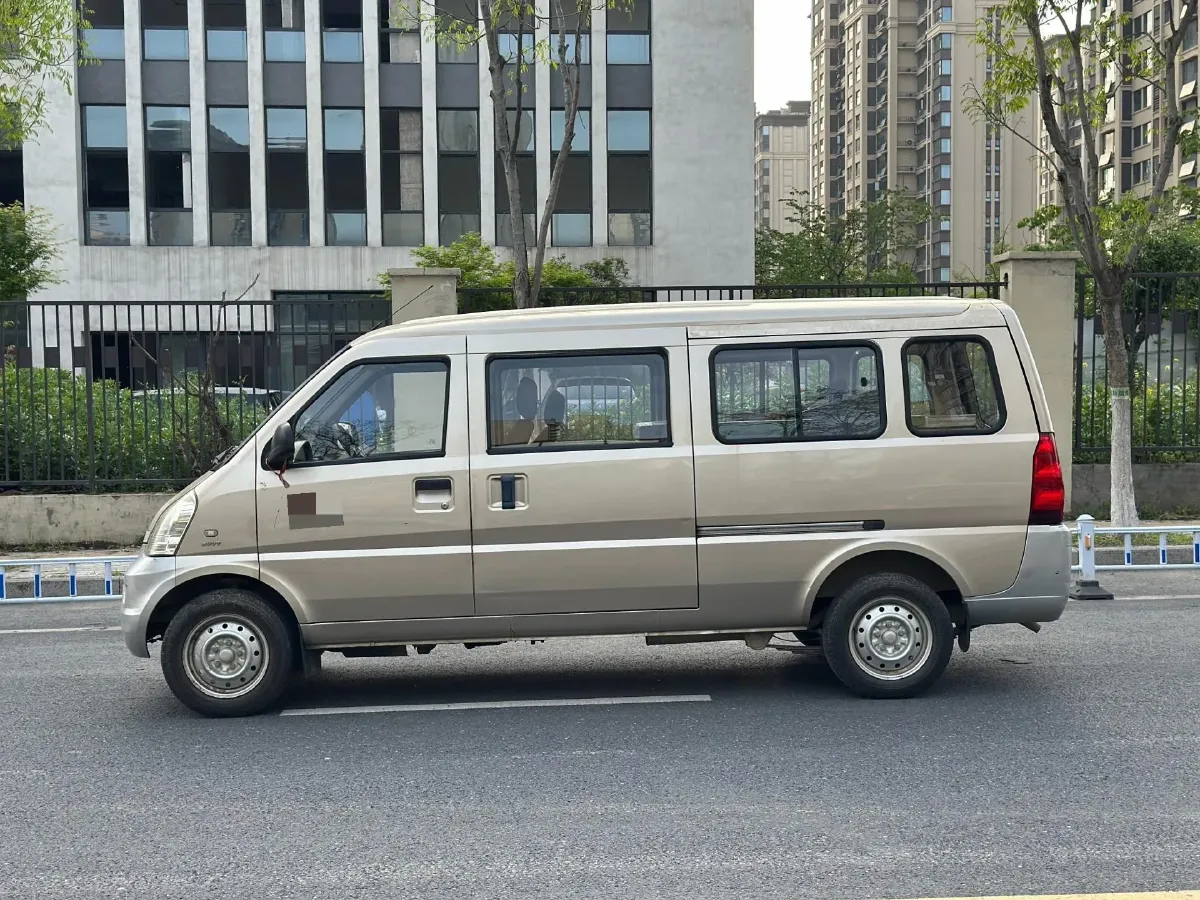 2017 WuLing RongGuang 1.5L 107HP L4 5MT,autocango,china used car exporter,china ev exporter,chinese used car exporter,chinese used ev exporter