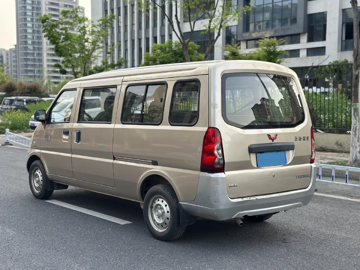 2017 WuLing RongGuang 1.5L 107HP L4 5MT,autocango,china used car exporter,china ev exporter,chinese used car exporter,chinese used ev exporter