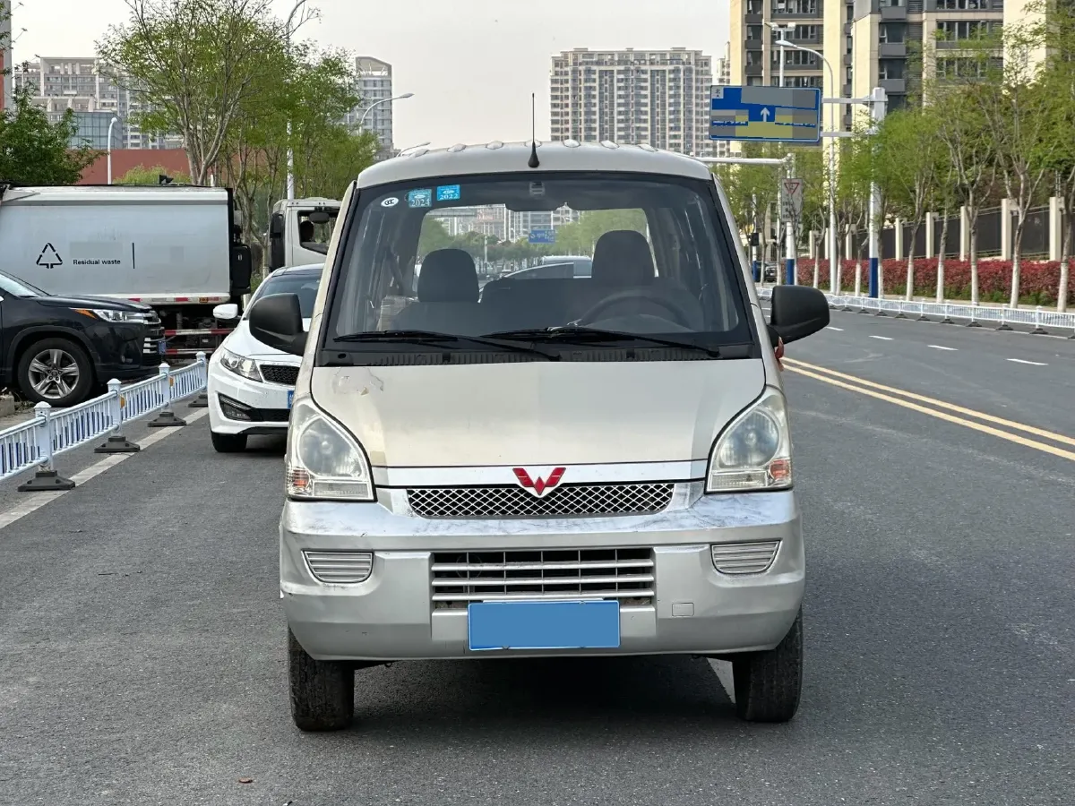 2017 WuLing RongGuang 1.5L 107HP L4 5MT,autocango,china used car exporter,china ev exporter,chinese used car exporter,chinese used ev exporter