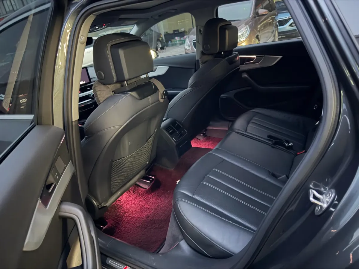 2020 Audi A4L 2.0T 190HP L4 7DCT,autocango,china used car exporter,china ev exporter,chinese used car exporter,chinese used ev exporter