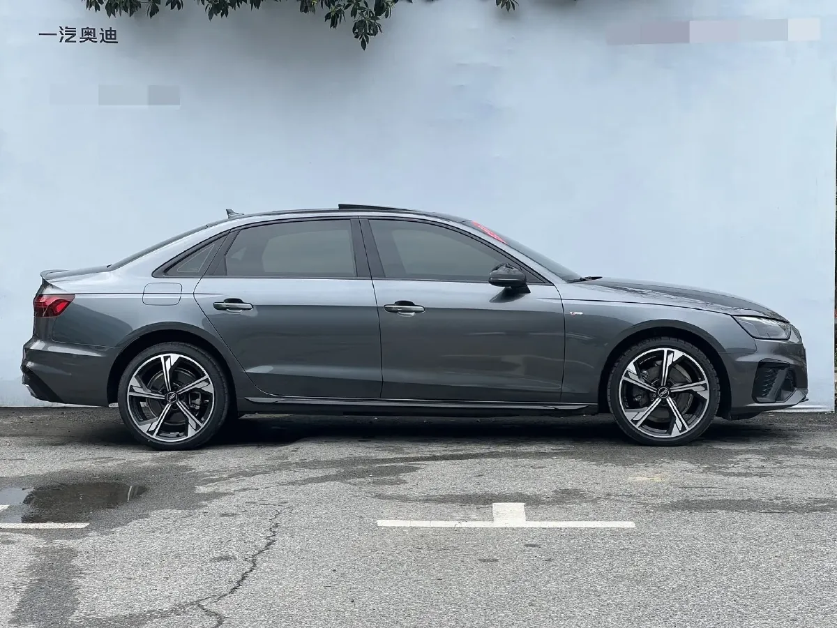 2024 Audi A4L 2.0T 190HP L4 7DCT,autocango,china used car exporter,china ev exporter,chinese used car exporter,chinese used ev exporter