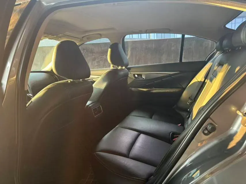 2018 Jeep Grand Commander 2.0T 265HP L4 9AT,autocango,china used car exporter,china ev exporter,chinese used car exporter,chinese used ev exporter