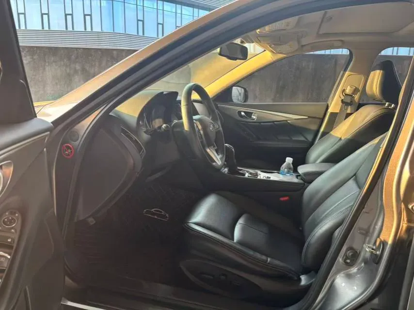 2018 Jeep Grand Commander 2.0T 265HP L4 9AT,autocango,china used car exporter,china ev exporter,chinese used car exporter,chinese used ev exporter