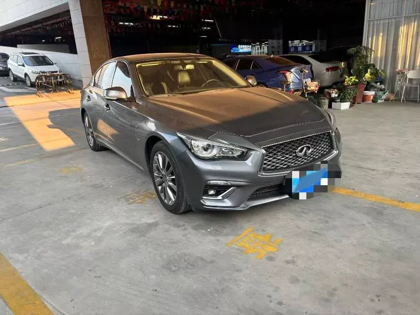 2018 Jeep Grand Commander 2.0T 265HP L4 9AT,autocango,china used car exporter,china ev exporter,chinese used car exporter,chinese used ev exporter