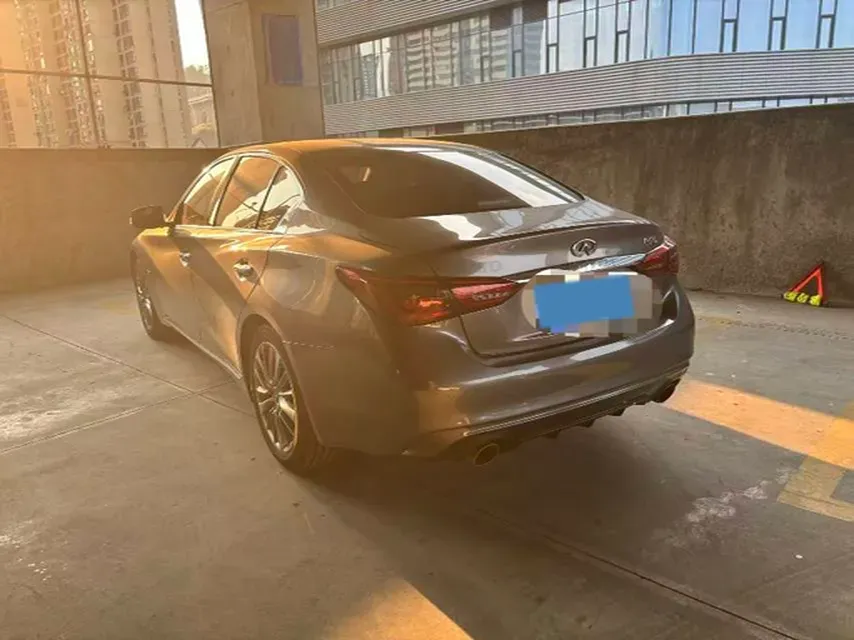 2018 Jeep Grand Commander 2.0T 265HP L4 9AT,autocango,china used car exporter,china ev exporter,chinese used car exporter,chinese used ev exporter