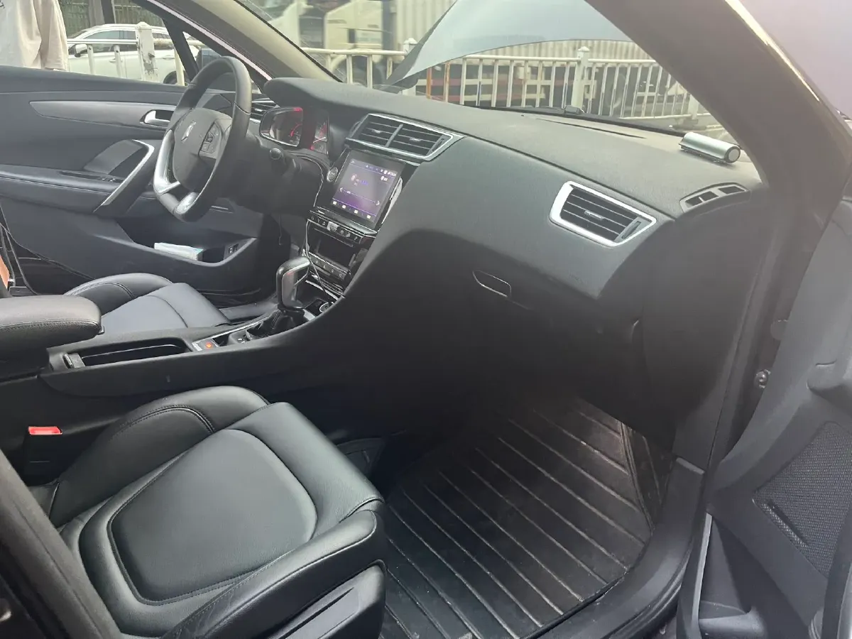 2016 DS 5LS 1.6T 167HP L4 6AT,autocango,china used car exporter,china ev exporter,chinese used car exporter,chinese used ev exporter