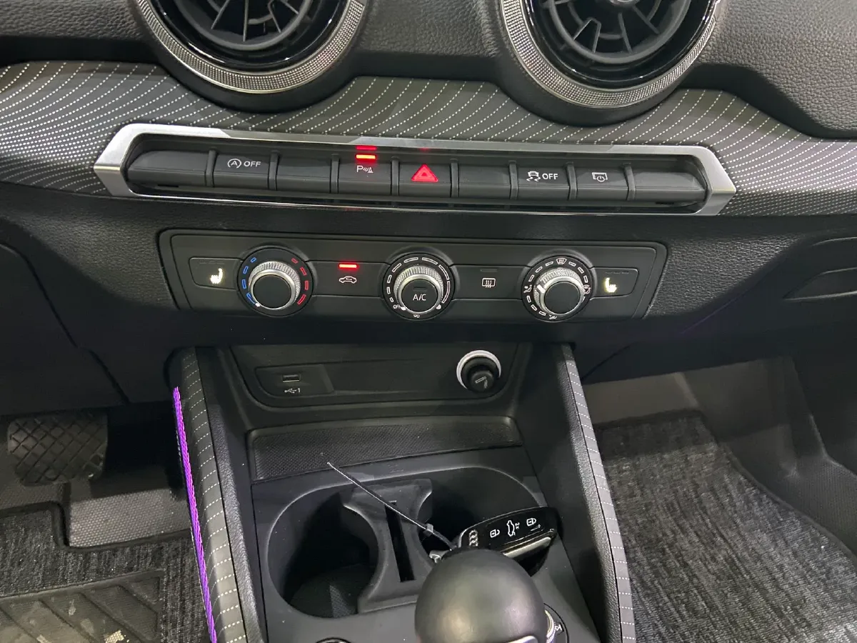 2022 Audi Q2L 1.4T 150HP L4 7DCT,autocango,china used car exporter,china ev exporter,chinese used car exporter,chinese used ev exporter