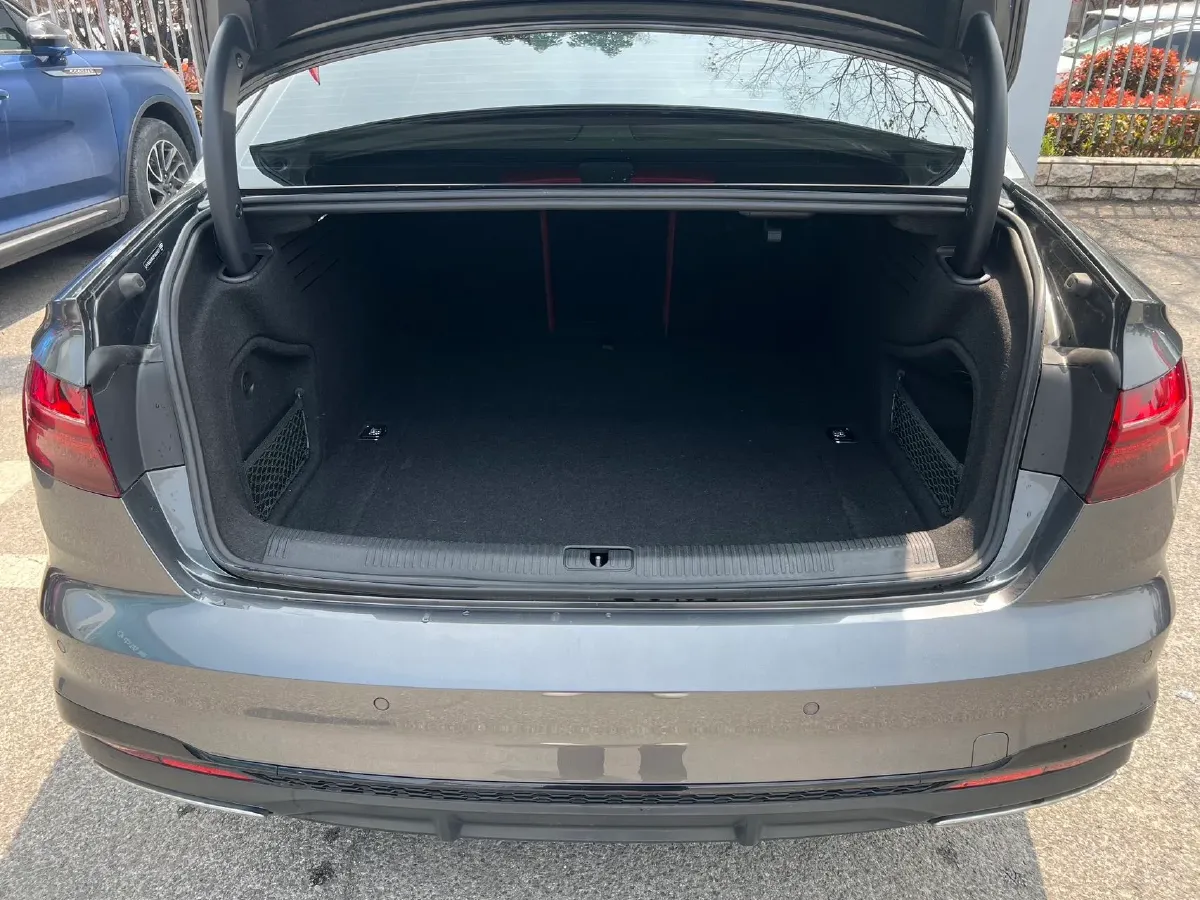 2023 Audi A4L 2.0T 190HP L4 7DCT,autocango,china used car exporter,china ev exporter,chinese used car exporter,chinese used ev exporter