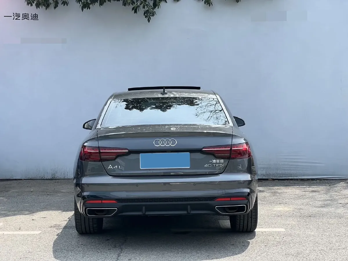 2023 Audi A4L 2.0T 190HP L4 7DCT,autocango,china used car exporter,china ev exporter,chinese used car exporter,chinese used ev exporter