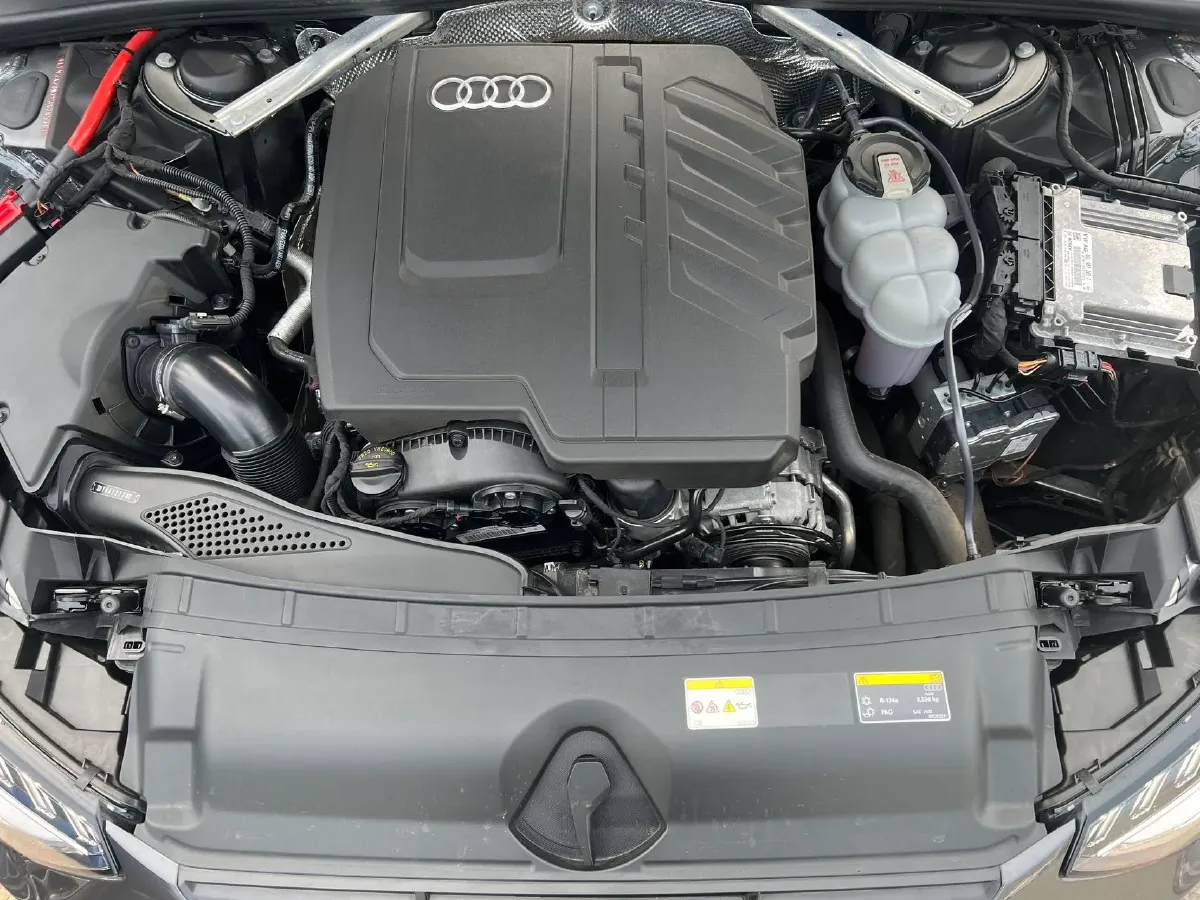 2023 Audi A4L 2.0T 190HP L4 7DCT,autocango,china used car exporter,china ev exporter,chinese used car exporter,chinese used ev exporter