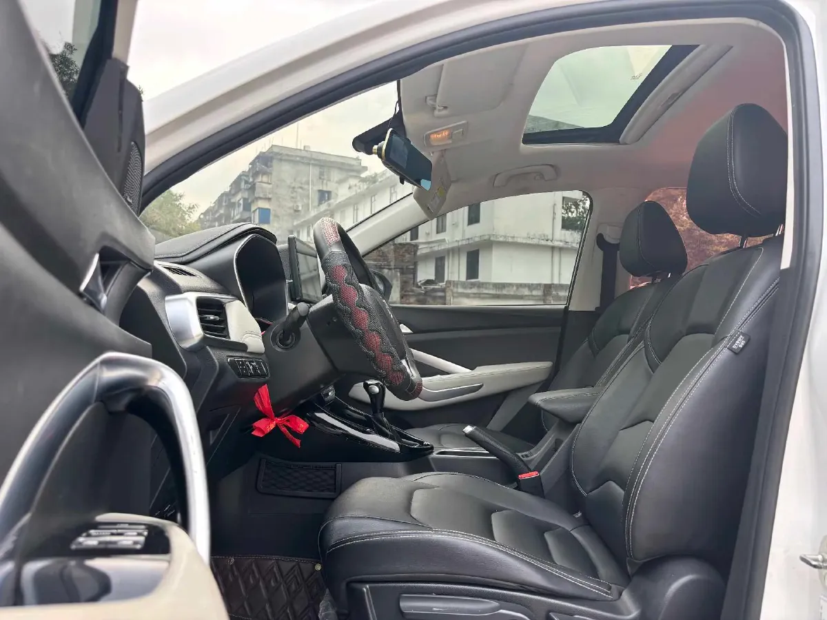 2019 BaoJun 530 1.5T 151HP L4 CVT,autocango,china used car exporter,china ev exporter,chinese used car exporter,chinese used ev exporter