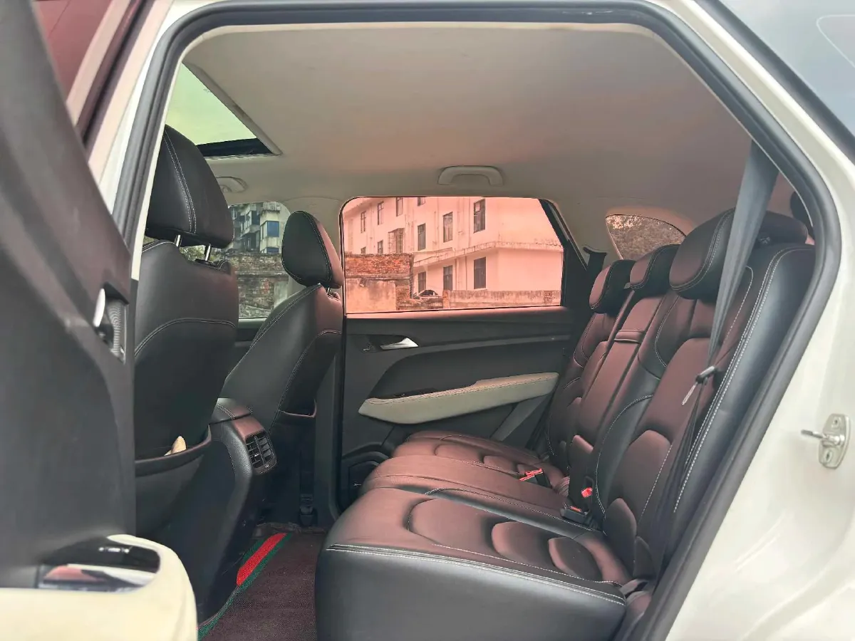 2019 BaoJun 530 1.5T 151HP L4 CVT,autocango,china used car exporter,china ev exporter,chinese used car exporter,chinese used ev exporter