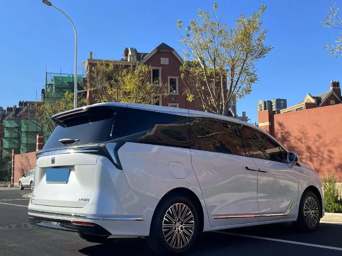 2024 Buick GL8 1.5T 180HP L4 2DHT PHEV 24.4KWH,autocango,china used car exporter,china ev exporter,chinese used car exporter,chinese used ev exporter