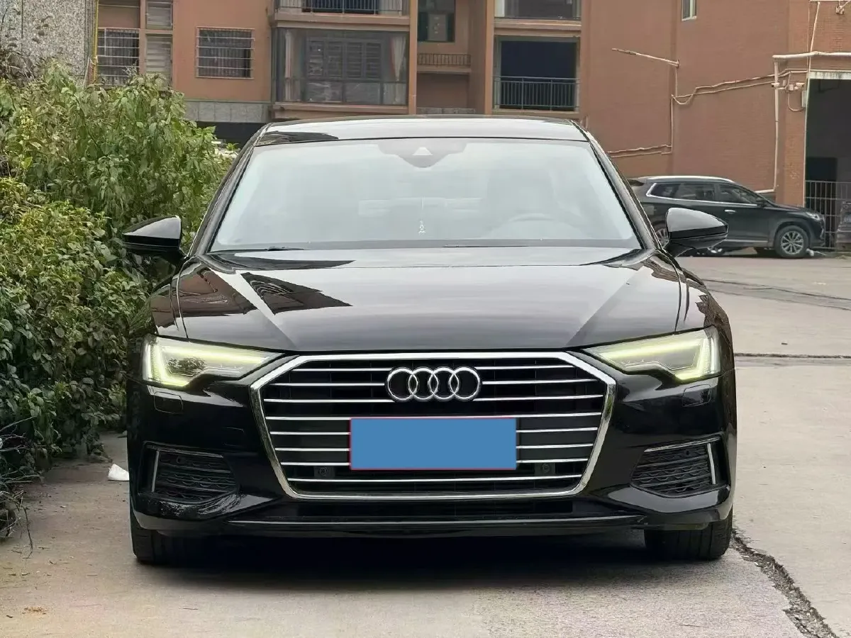 2021 Audi A6L 2.0T 224HP L4 7DCT,autocango,china used car exporter,china ev exporter,chinese used car exporter,chinese used ev exporter