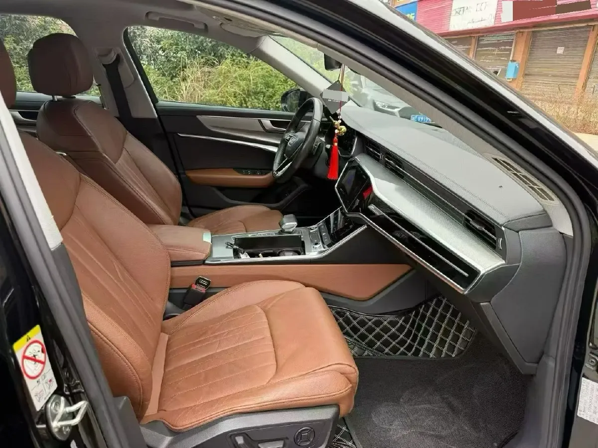 2021 Audi A6L 2.0T 224HP L4 7DCT,autocango,china used car exporter,china ev exporter,chinese used car exporter,chinese used ev exporter