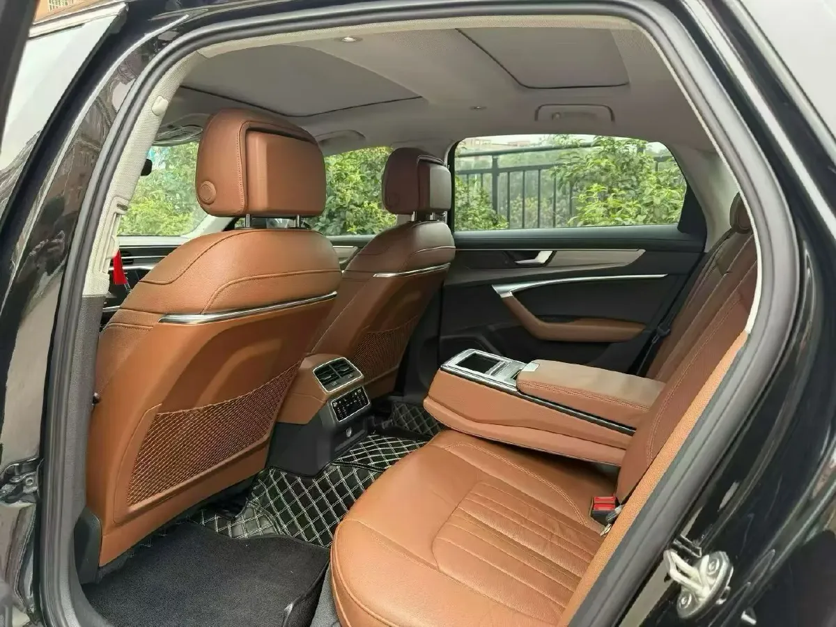 2021 Audi A6L 2.0T 224HP L4 7DCT,autocango,china used car exporter,china ev exporter,chinese used car exporter,chinese used ev exporter