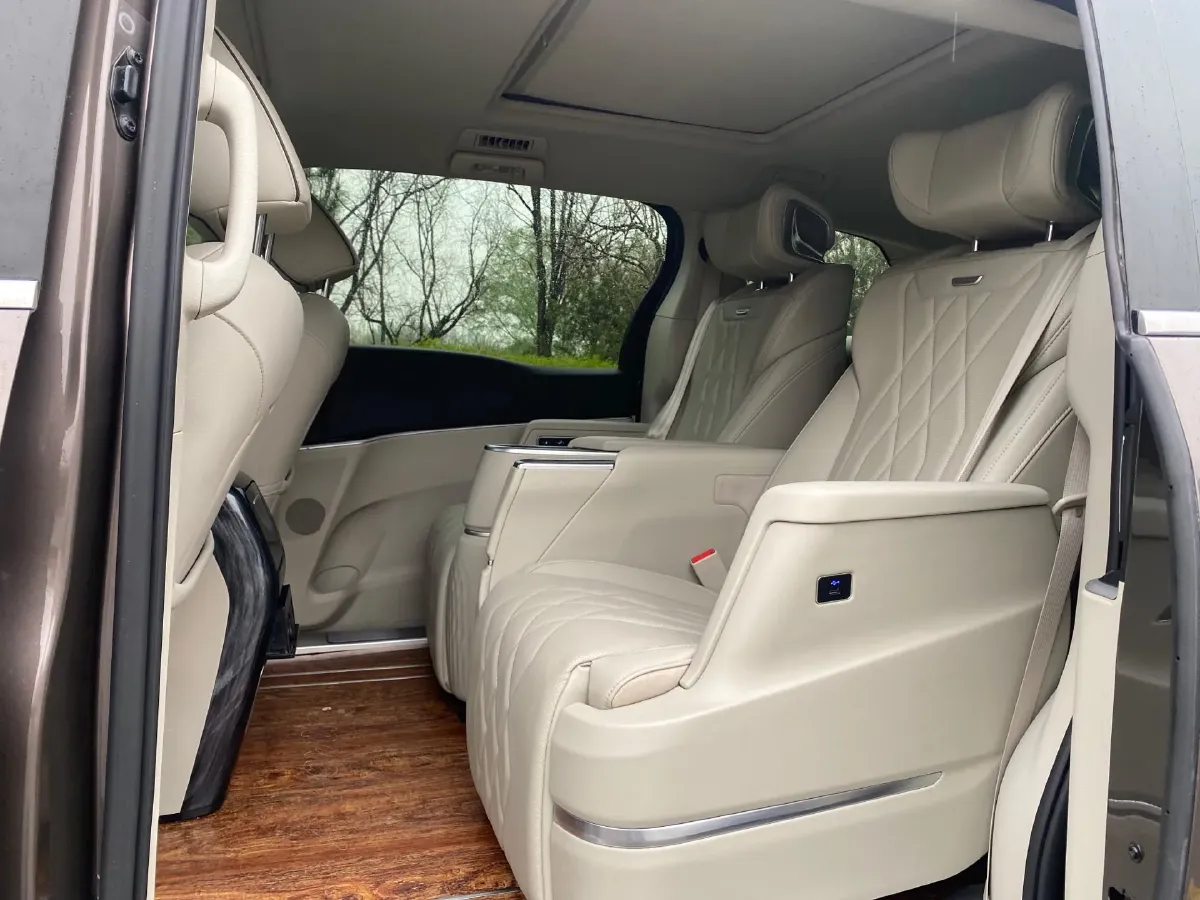 2021 Buick GL8 2.0T 237HP L4 9AT,autocango,china used car exporter,china ev exporter,chinese used car exporter,chinese used ev exporter