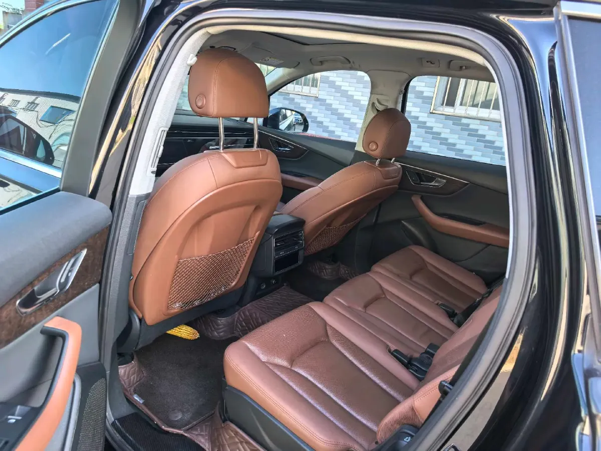 2020 Audi Q7 3.0T 340HP V6 8AT,autocango,china used car exporter,china ev exporter,chinese used car exporter,chinese used ev exporter