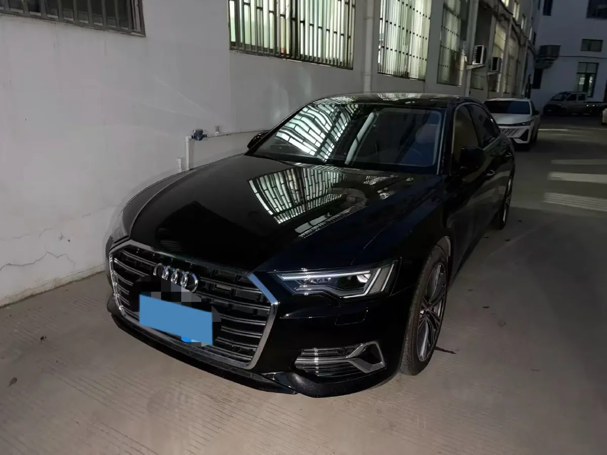 2024 Audi A6L 2.0T 245HP L4 7DCT,autocango,china used car exporter,china ev exporter,chinese used car exporter,chinese used ev exporter