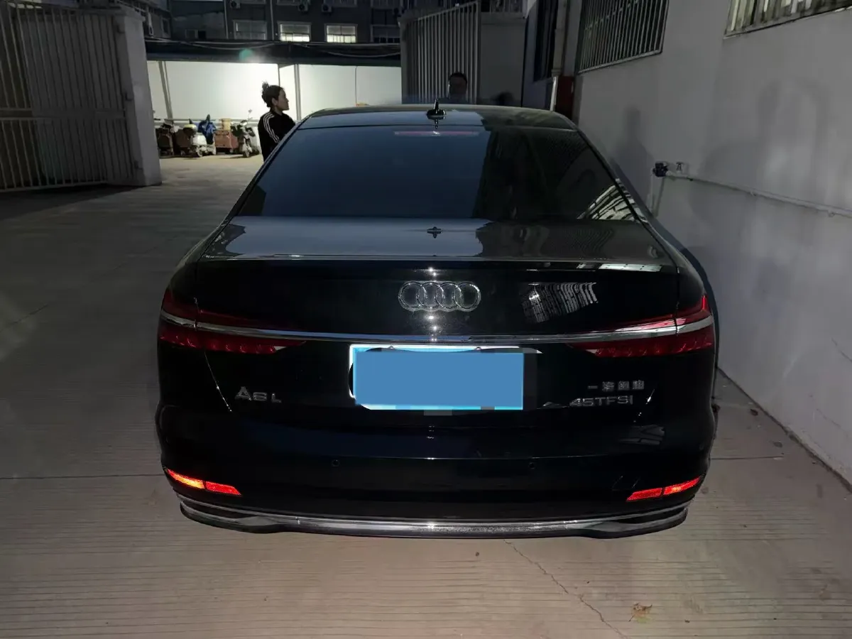 2024 Audi A6L 2.0T 245HP L4 7DCT,autocango,china used car exporter,china ev exporter,chinese used car exporter,chinese used ev exporter