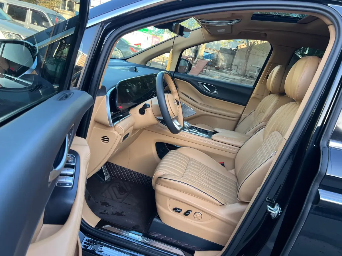 2022 Voyah Dream 1.5T 136HP L4 PHEV 25.57KWH,autocango,china used car exporter,china ev exporter,chinese used car exporter,chinese used ev exporter