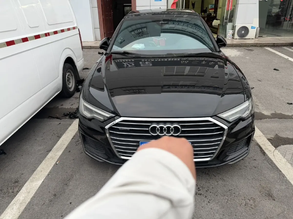 2021 Audi A6L 2.0T 224HP L4 7DCT,autocango,china used car exporter,china ev exporter,chinese used car exporter,chinese used ev exporter