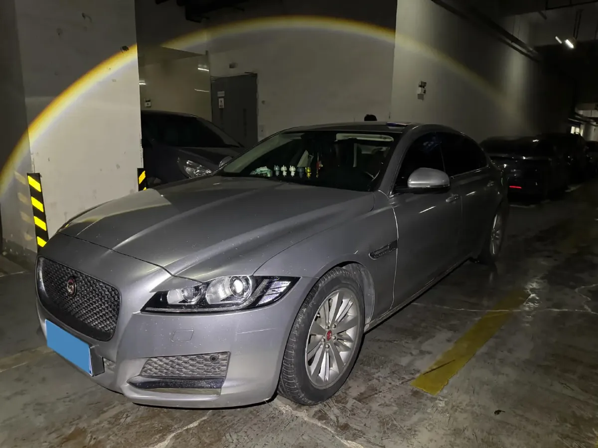 2020 Jaguar XFL 2.0T 200HP L4 8AT,autocango,china used car exporter,china ev exporter,chinese used car exporter,chinese used ev exporter