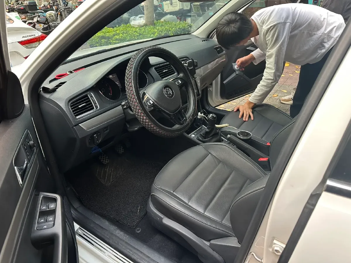 2017 Zotye Damy X7 1.8T 177HP L4 5MT,autocango,china used car exporter,china ev exporter,chinese used car exporter,chinese used ev exporter