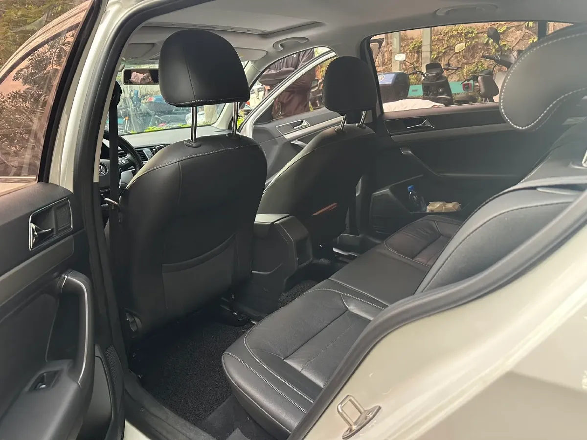 2017 Zotye Damy X7 1.8T 177HP L4 5MT,autocango,china used car exporter,china ev exporter,chinese used car exporter,chinese used ev exporter