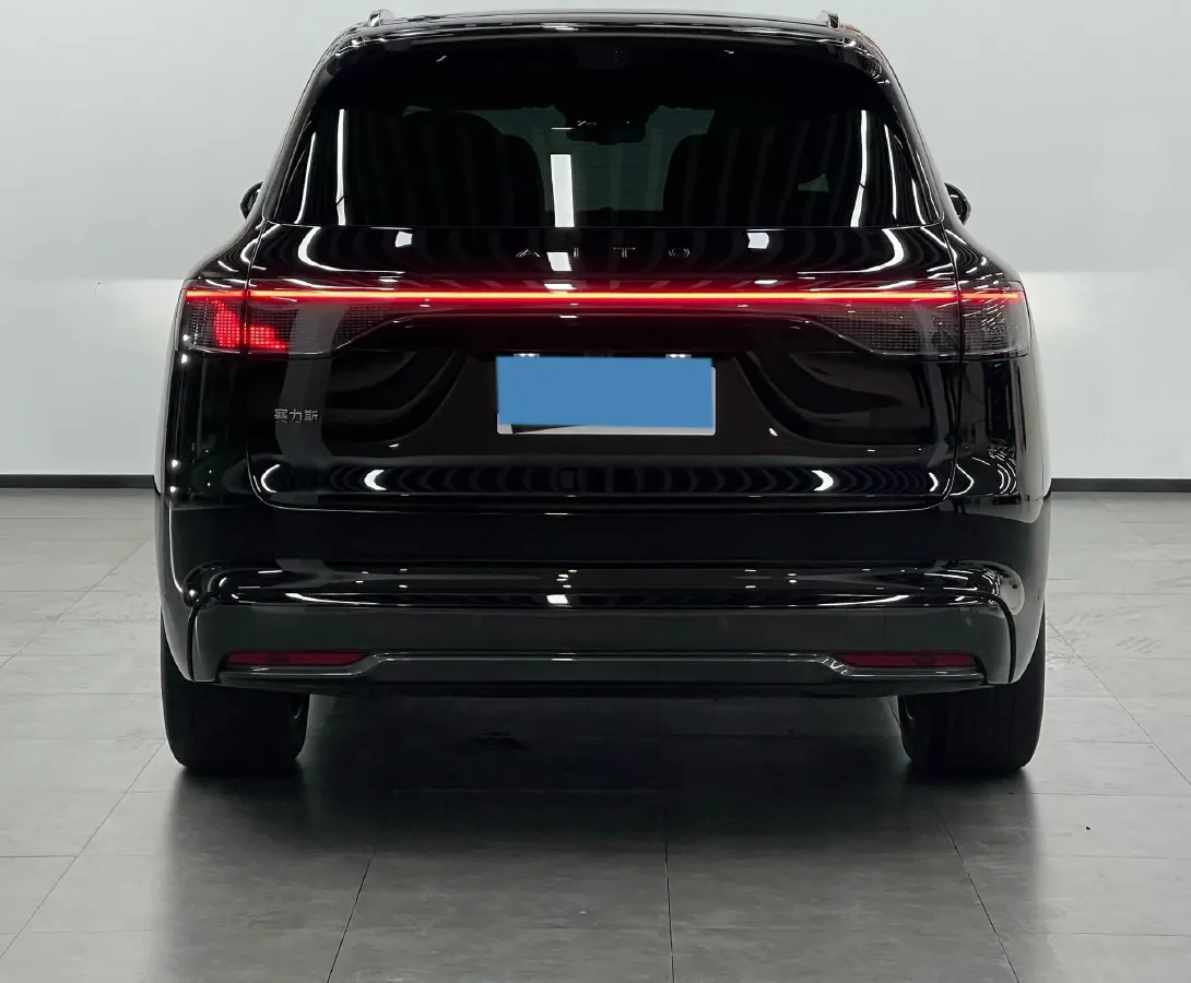 2025 AITO AITO M8 REEV 160HP REEV 53.4KWH,autocango,china used car exporter,china ev exporter,chinese used car exporter,chinese used ev exporter