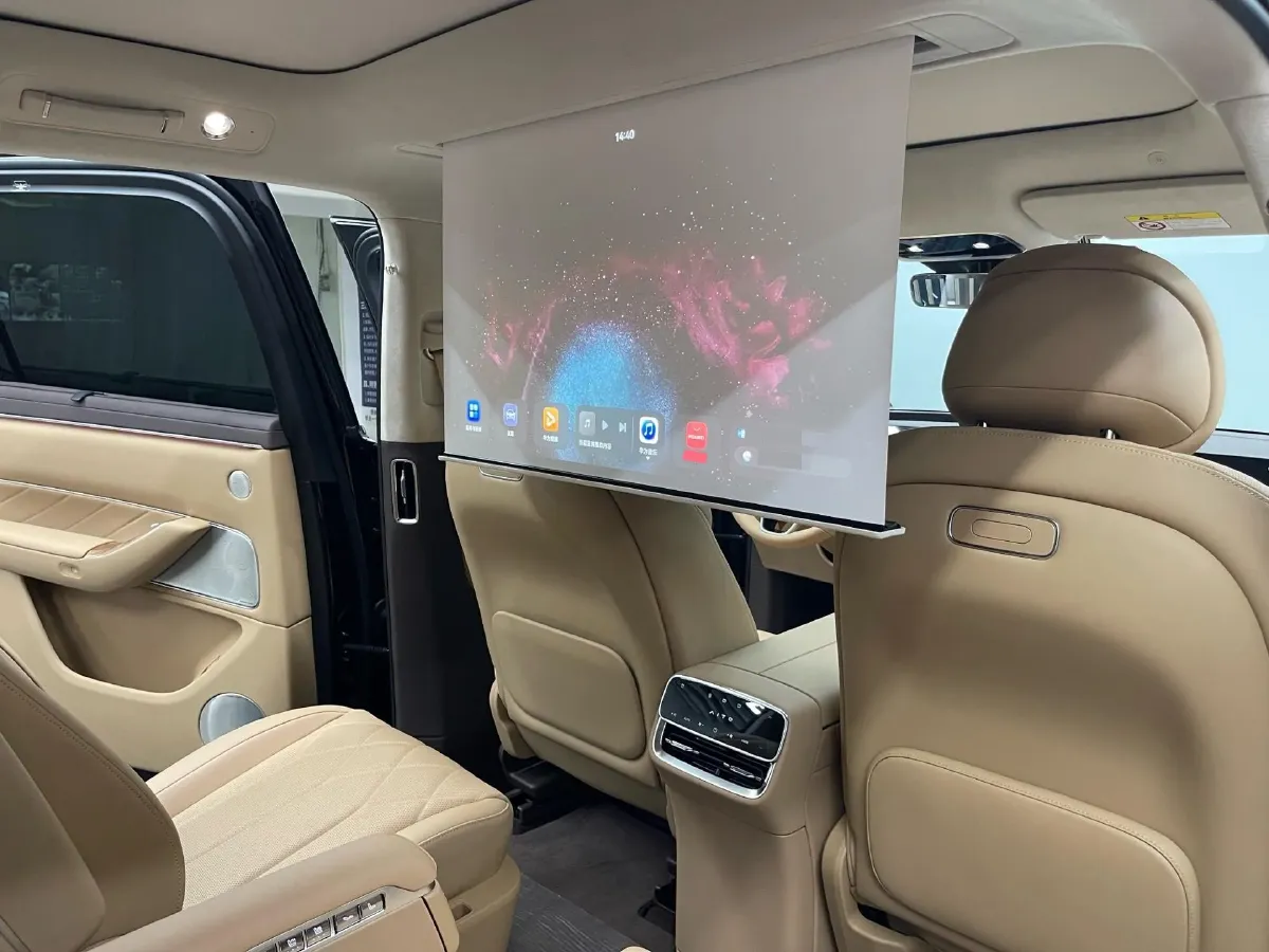 2025 AITO AITO M8 REEV 160HP REEV 53.4KWH,autocango,china used car exporter,china ev exporter,chinese used car exporter,chinese used ev exporter