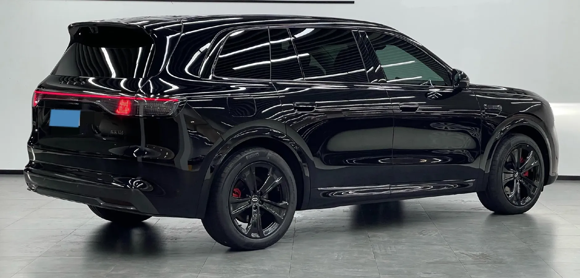 2025 AITO AITO M8 REEV 160HP REEV 53.4KWH,autocango,china used car exporter,china ev exporter,chinese used car exporter,chinese used ev exporter