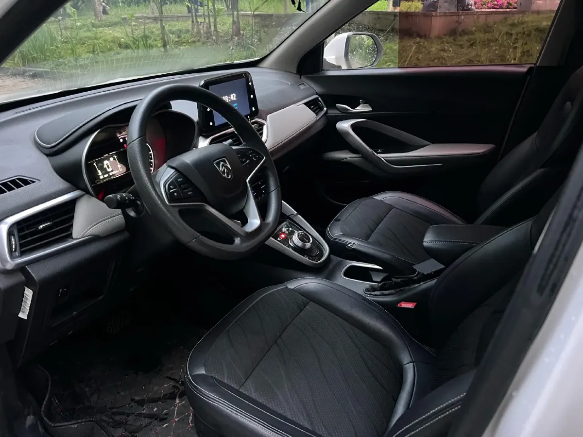 2017 BaoJun 510 1.5L 112HP L4 6MT,autocango,china used car exporter,china ev exporter,chinese used car exporter,chinese used ev exporter