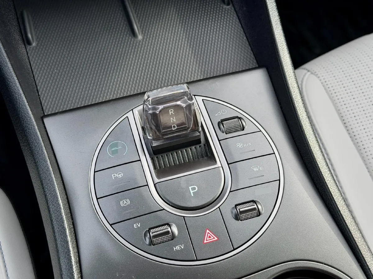 2025 BYD Seal05 DM-i 1.5L 101HP L4 E-CVT PHEV 15.87KWH,autocango,china used car exporter,china ev exporter,chinese used car exporter,chinese used ev exporter