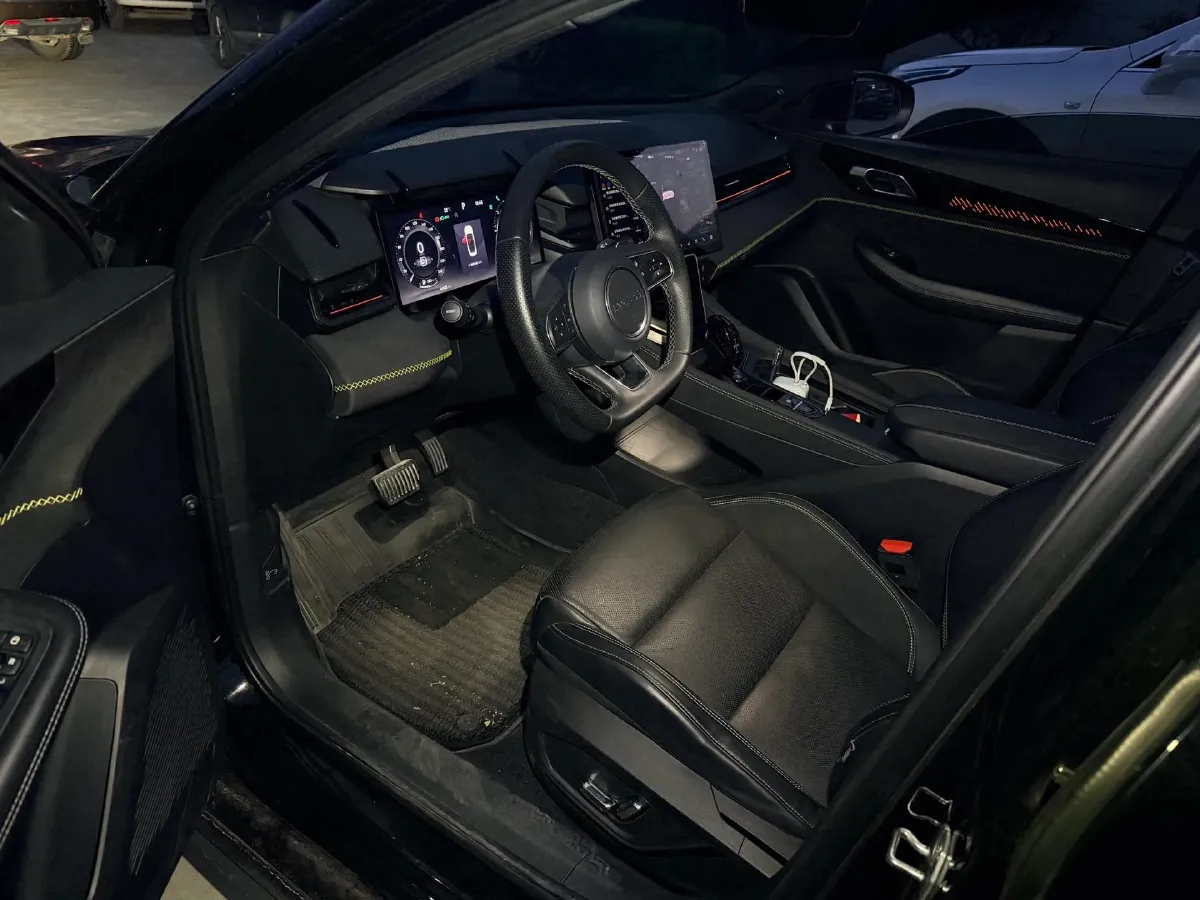 2023 MAXUS G50 1.5T 181HP L4 7DCT,autocango,china used car exporter,china ev exporter,chinese used car exporter,chinese used ev exporter