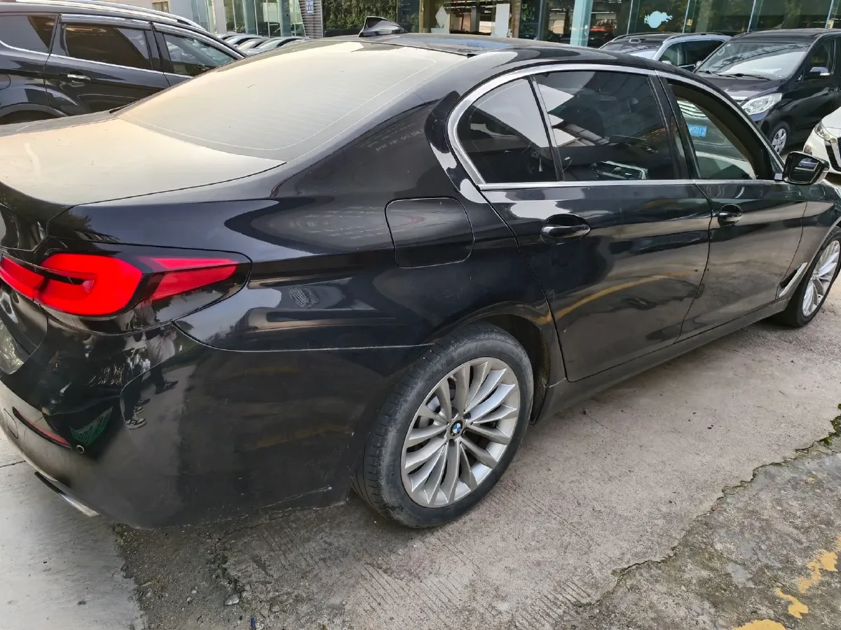 2022 BMW 5 Series 2.0T 184HP L4 8AT,autocango,china used car exporter,china ev exporter,chinese used car exporter,chinese used ev exporter