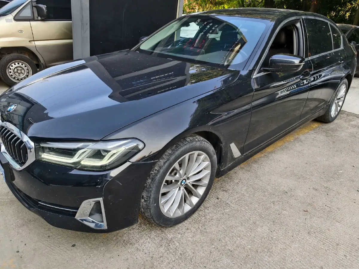 2022 BMW 5 Series 2.0T 184HP L4 8AT,autocango,china used car exporter,china ev exporter,chinese used car exporter,chinese used ev exporter