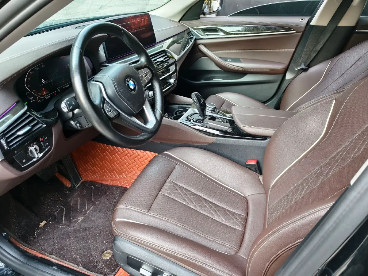 2022 BMW 5 Series 2.0T 184HP L4 8AT,autocango,china used car exporter,china ev exporter,chinese used car exporter,chinese used ev exporter