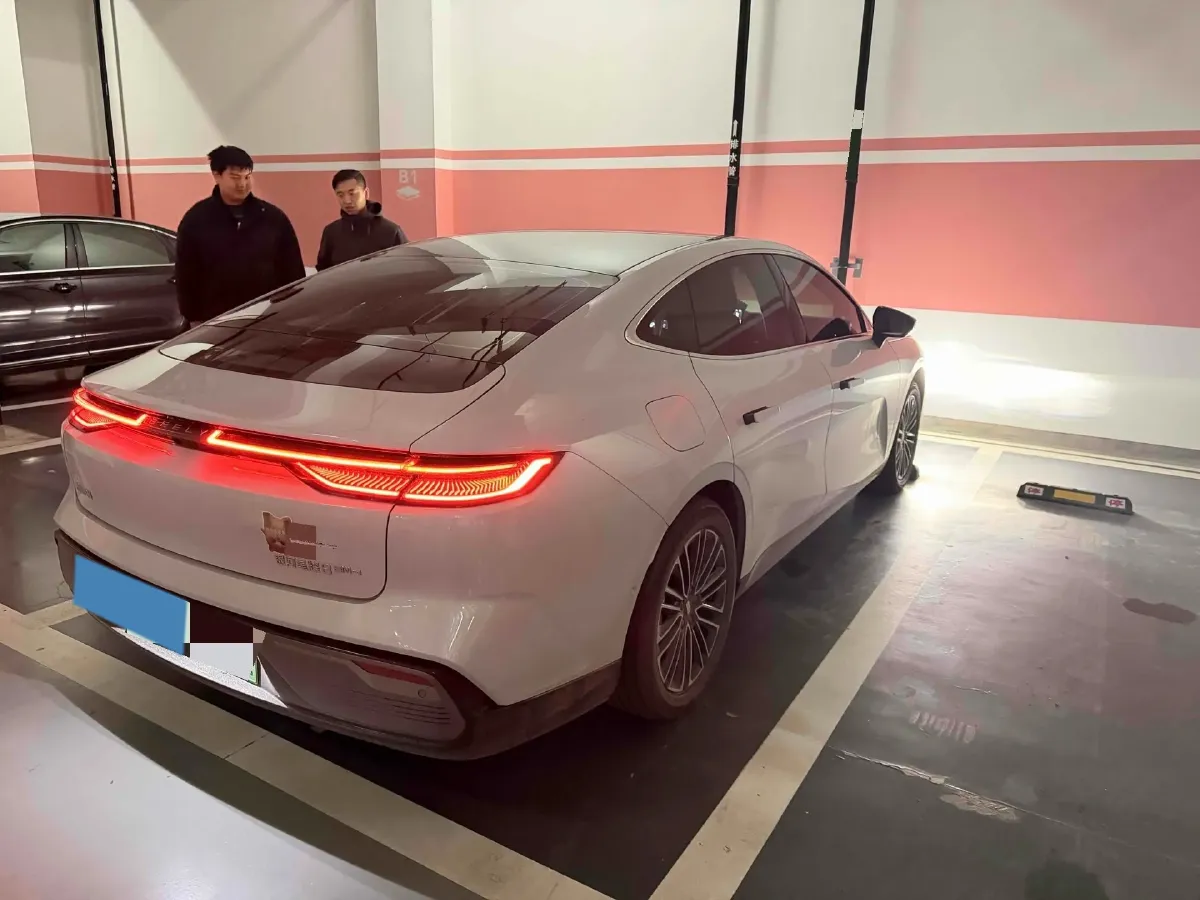 2025 Geely Galaxy Starshine 8 1.5L 112HP L4 1DHT PHEV,autocango,china used car exporter,china ev exporter,chinese used car exporter,chinese used ev exporter