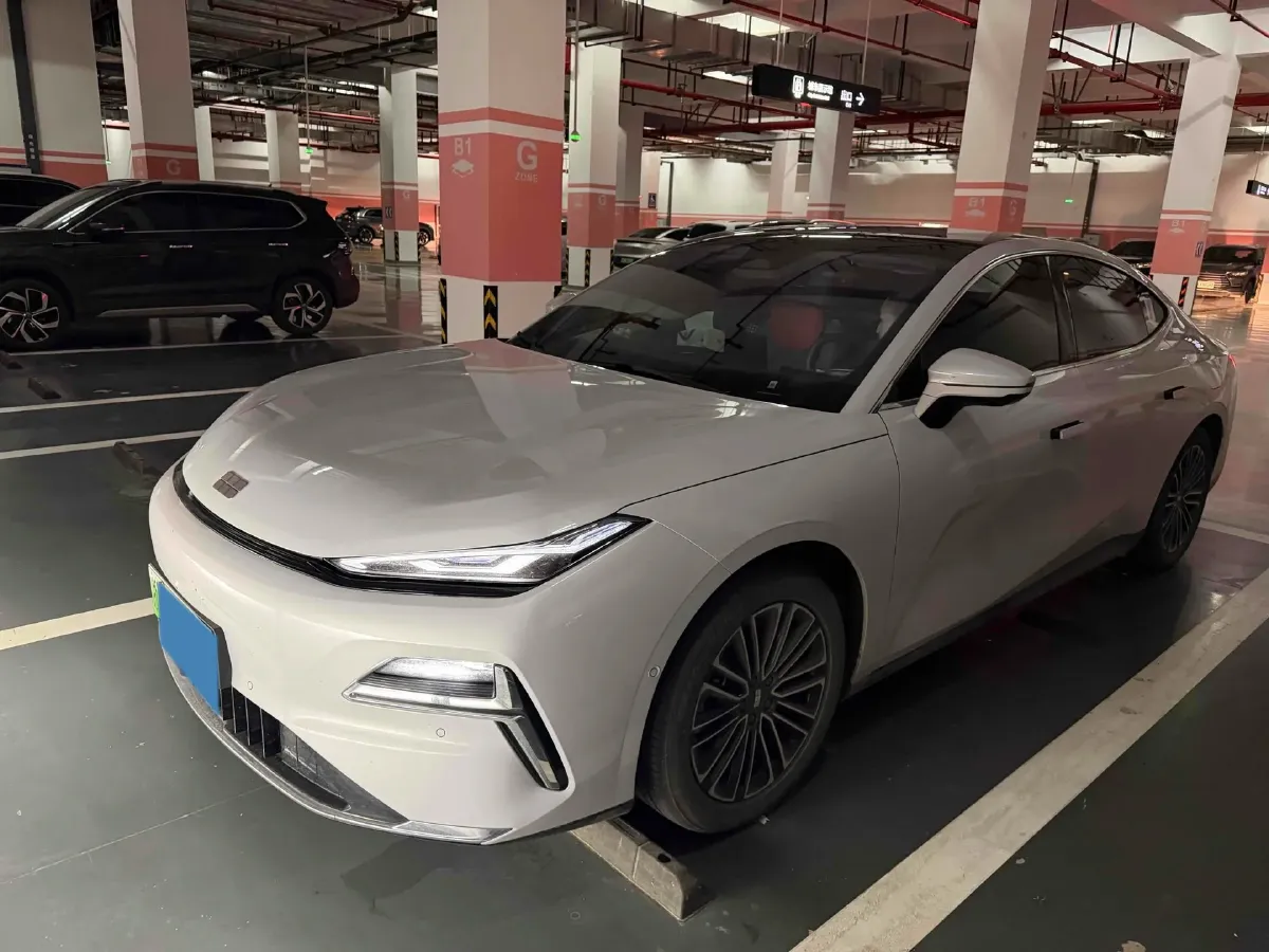 2025 Geely Galaxy Starshine 8 1.5L 112HP L4 1DHT PHEV,autocango,china used car exporter,china ev exporter,chinese used car exporter,chinese used ev exporter