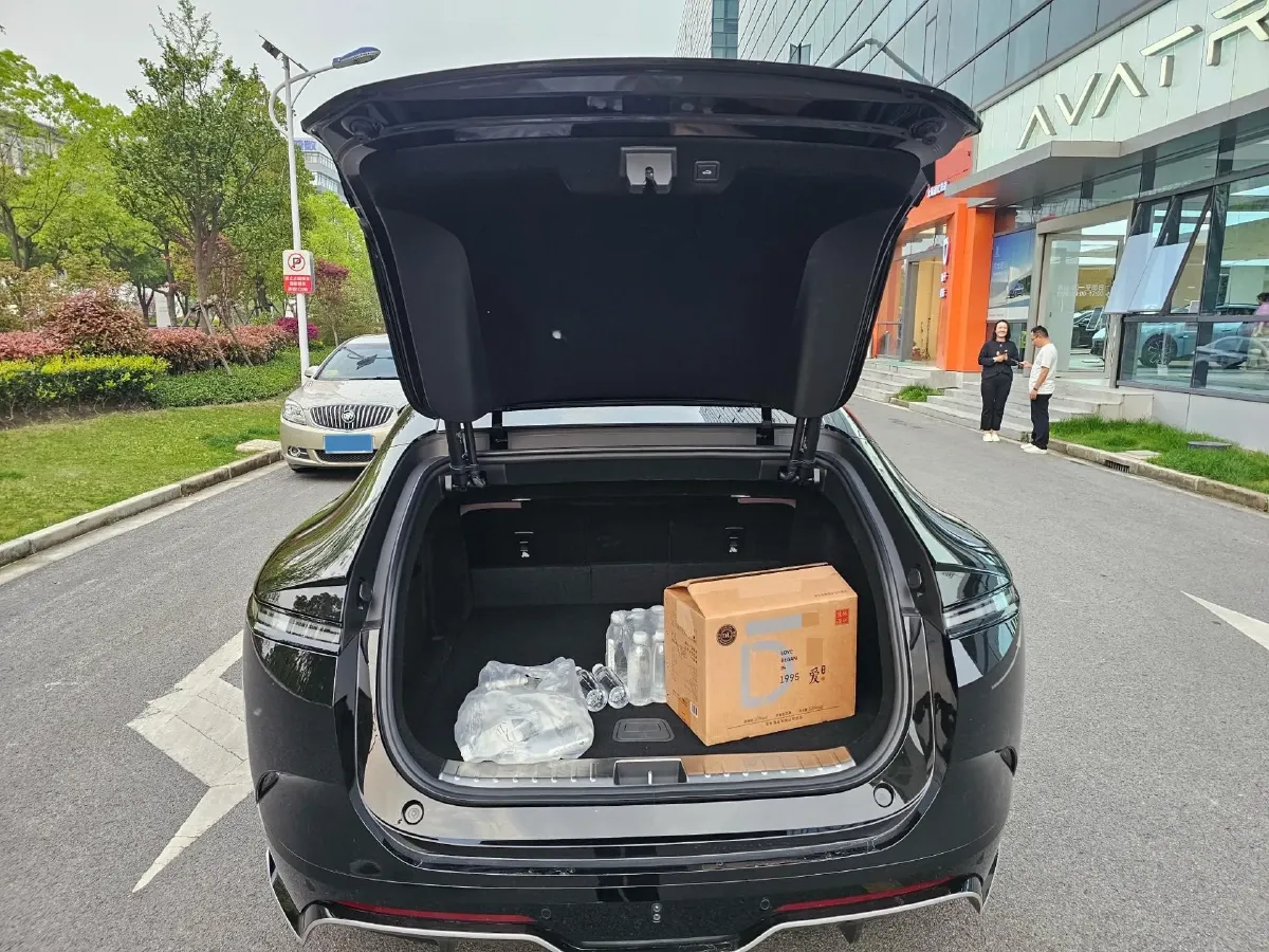 2025 Avatr 12 BEV,autocango,china used car exporter,china ev exporter,chinese used car exporter,chinese used ev exporter