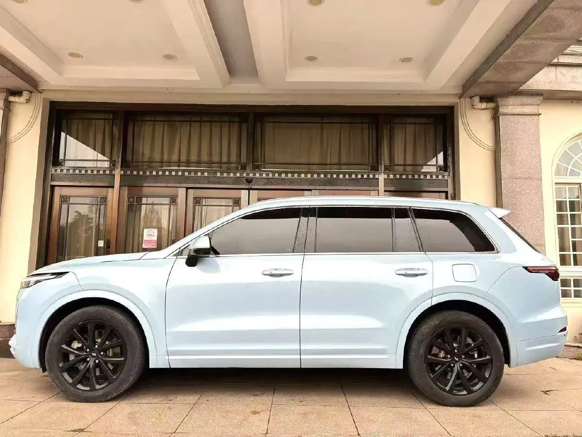 2020 Li ONE Range Extended 131HP REEV 40.5KWH,autocango,china used car exporter,china ev exporter,chinese used car exporter,chinese used ev exporter