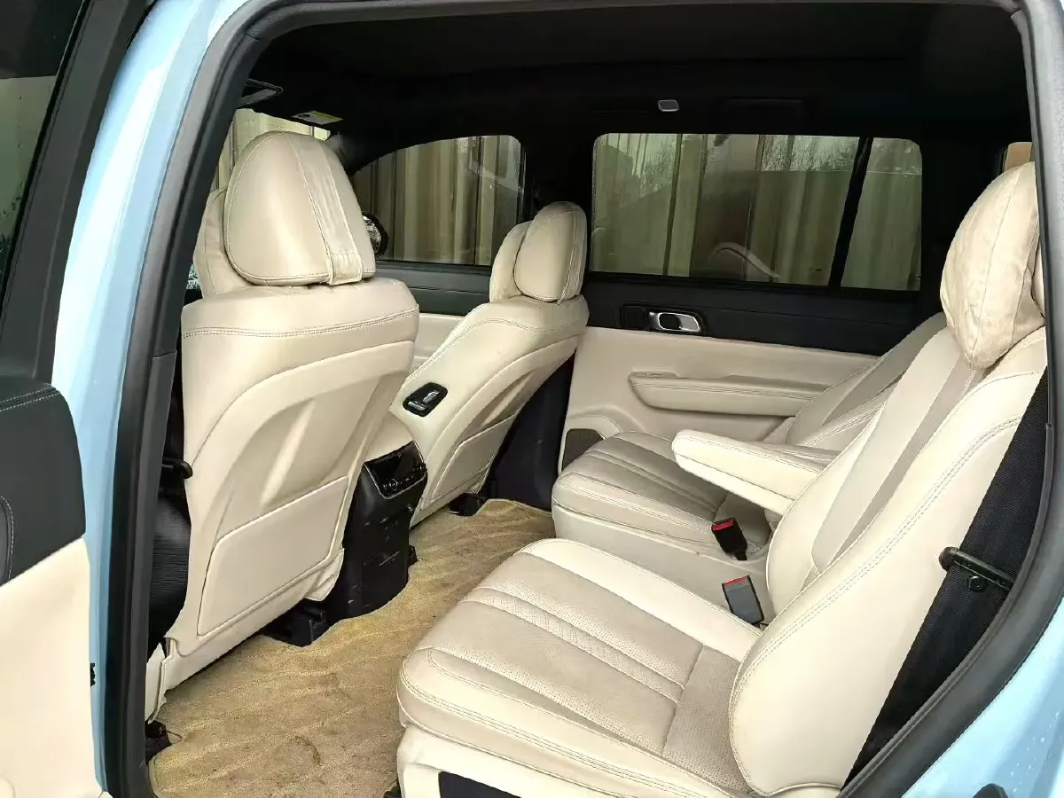 2020 Li ONE Range Extended 131HP REEV 40.5KWH,autocango,china used car exporter,china ev exporter,chinese used car exporter,chinese used ev exporter