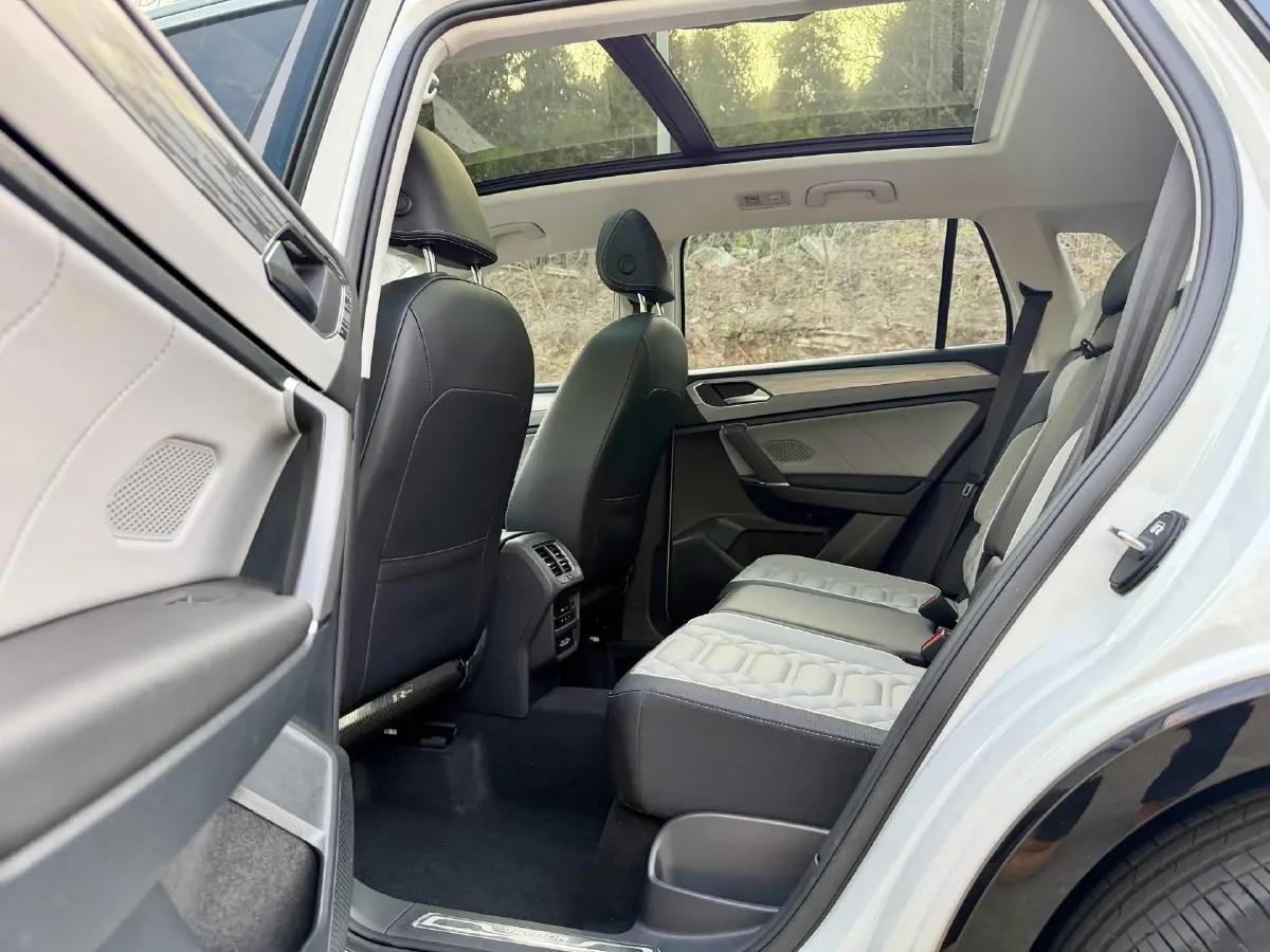 2023 Volkswagen Tayron 2.0T 220HP L4 7DCT,autocango,china used car exporter,china ev exporter,chinese used car exporter,chinese used ev exporter