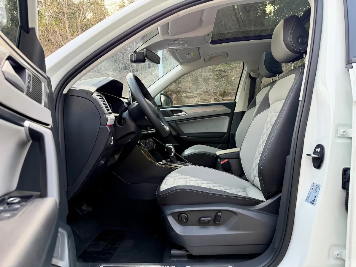 2023 Volkswagen Tayron 2.0T 220HP L4 7DCT,autocango,china used car exporter,china ev exporter,chinese used car exporter,chinese used ev exporter