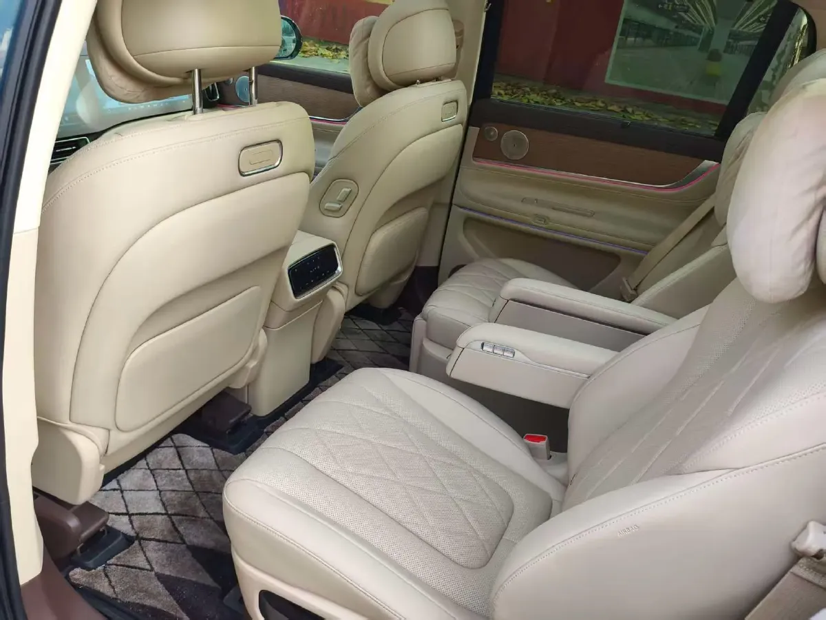 2024 AITO AITO M9 1.5T 152HP L4 REEV 42KWH,autocango,china used car exporter,china ev exporter,chinese used car exporter,chinese used ev exporter