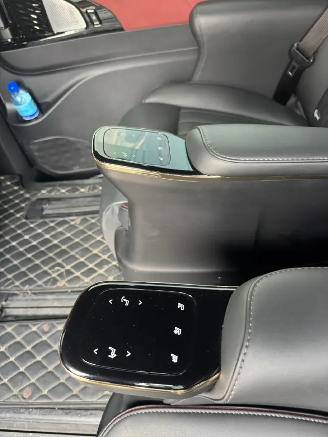 2023 GAC Trumpchi M8 2.0T 252HP L4 8AT,autocango,china used car exporter,china ev exporter,chinese used car exporter,chinese used ev exporter